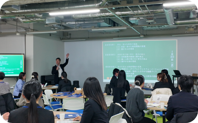 教員採用相談会の様子