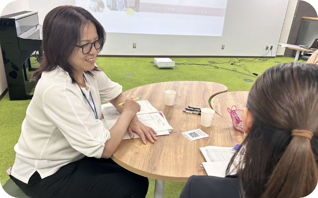 教員採用相談会の様子